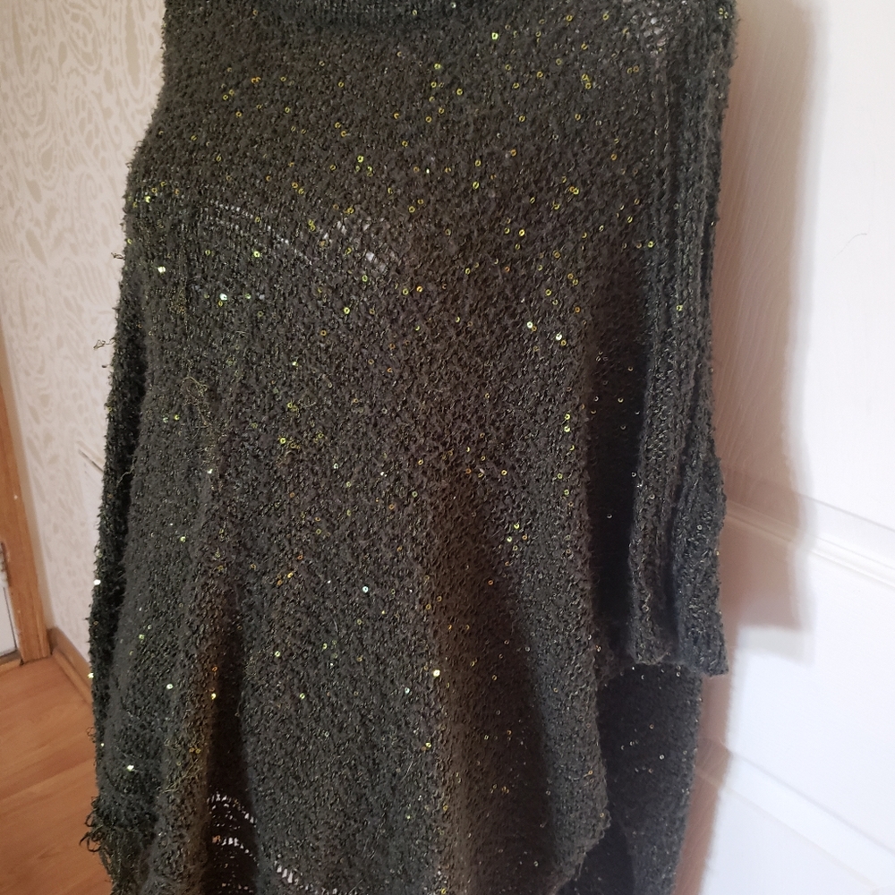 Ladies poncho - Picture 4 of 5